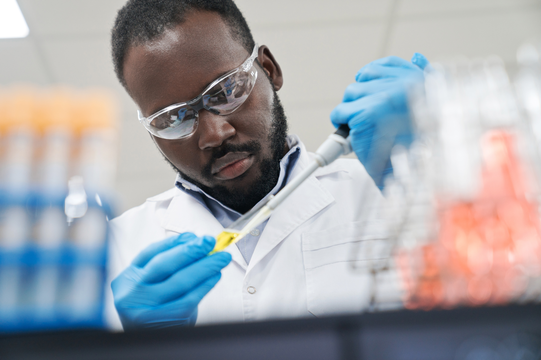 Common-Skin-Reactions-to-Disposable-Gloves-Featured-Image