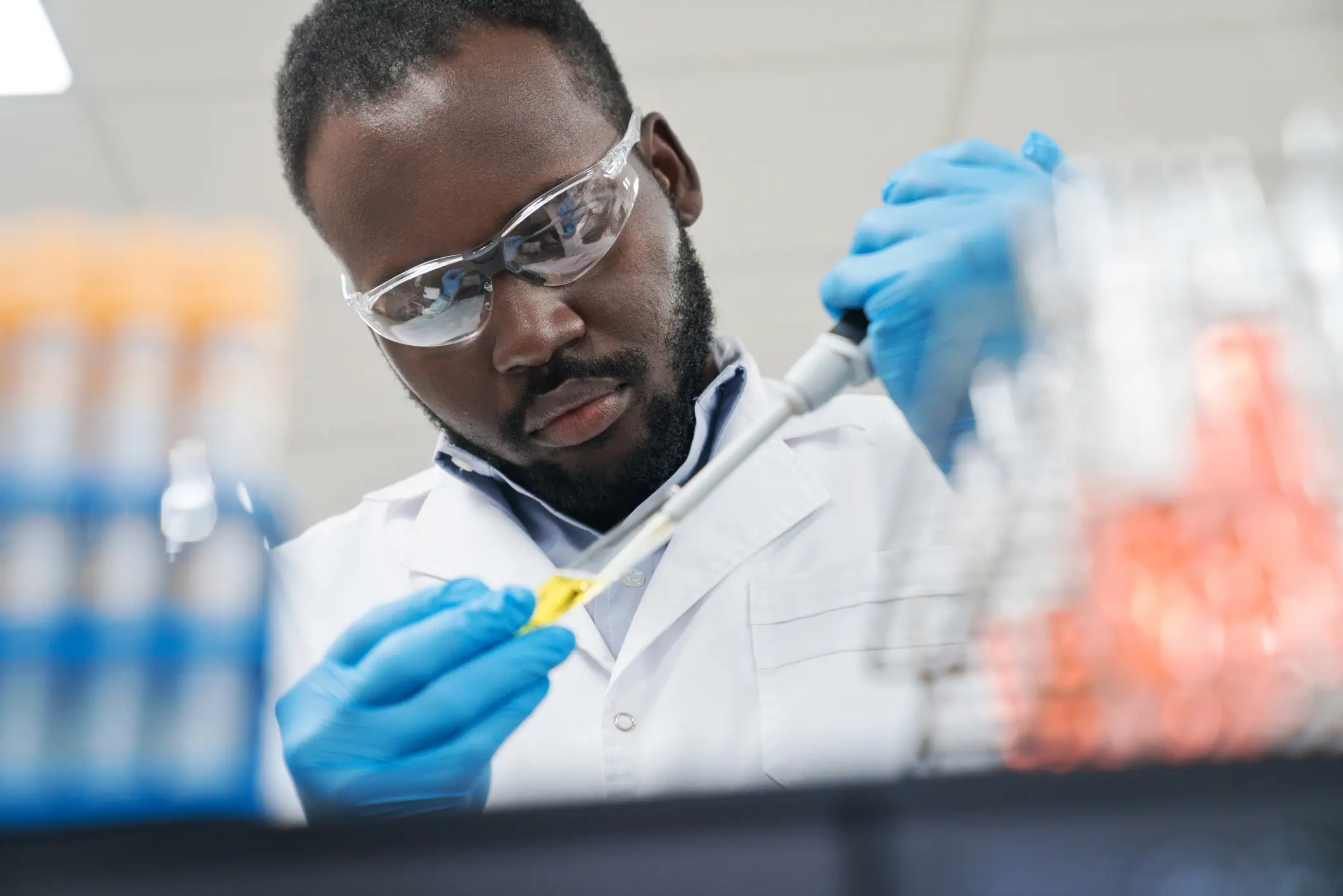 Common-Skin-Reactions-to-Disposable-Gloves-Featured-Image